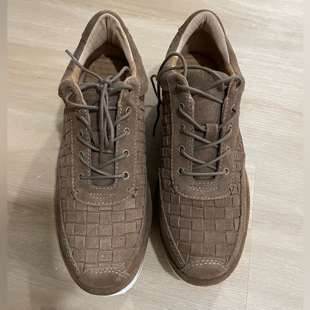 Kelsi Dagger suede shoes